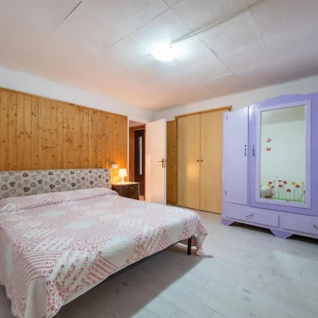 度假居 Serena By Interhome Colazza